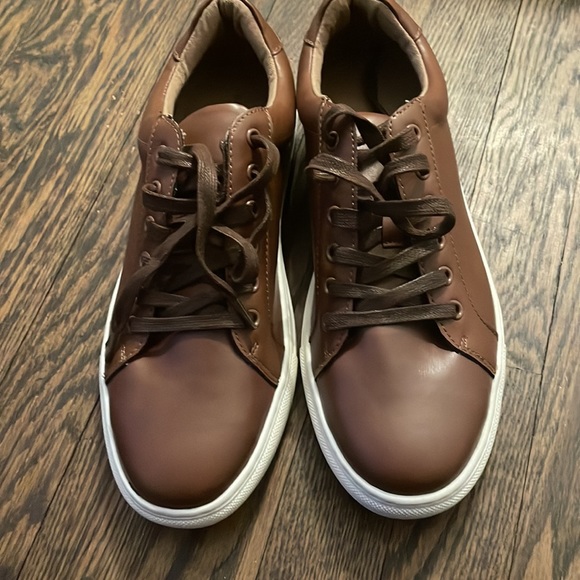 Cognac Sneakers - Picture 3 of 4